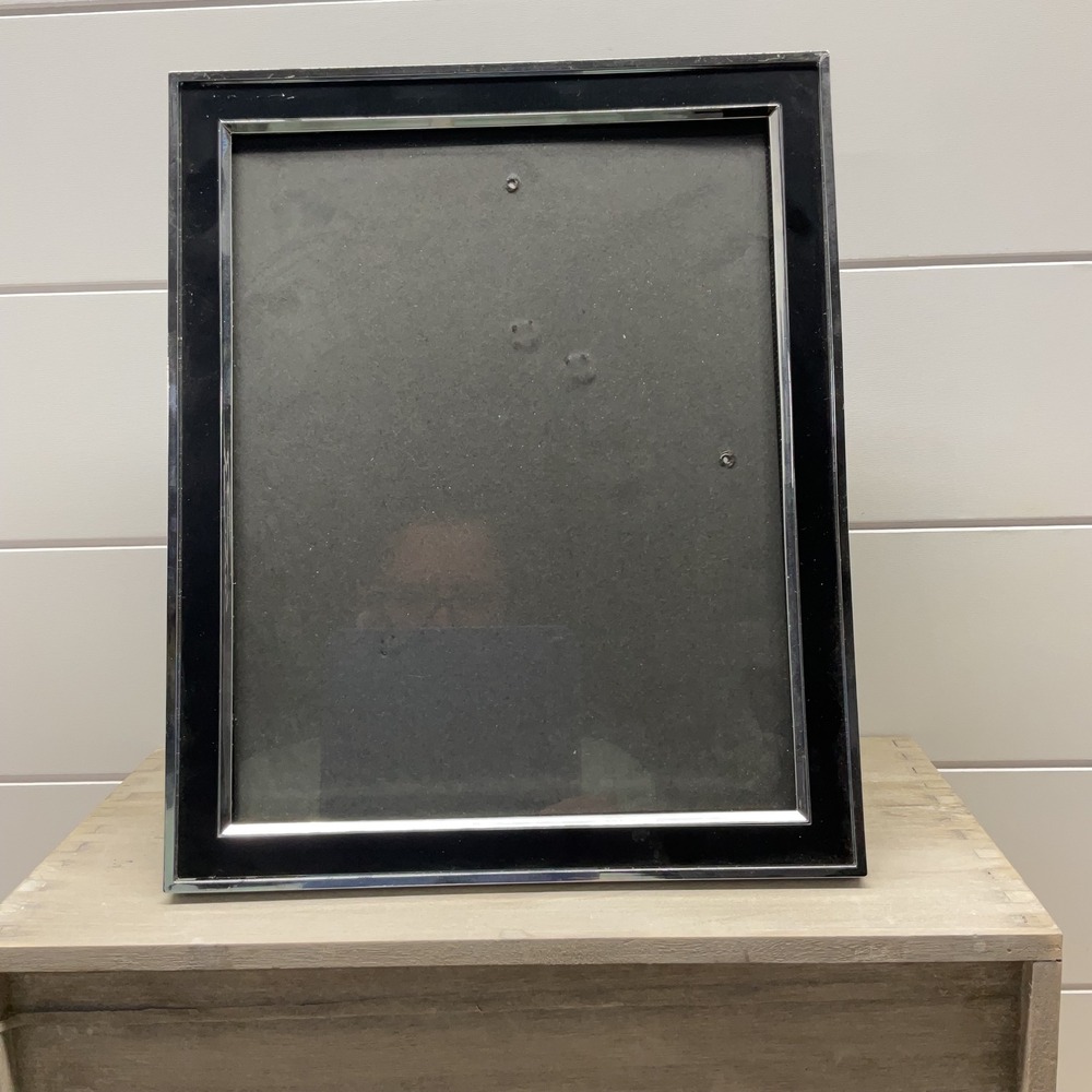Harbortown Industries Black and Silver Modern 8x10 Picture Frame Wall Tabletop